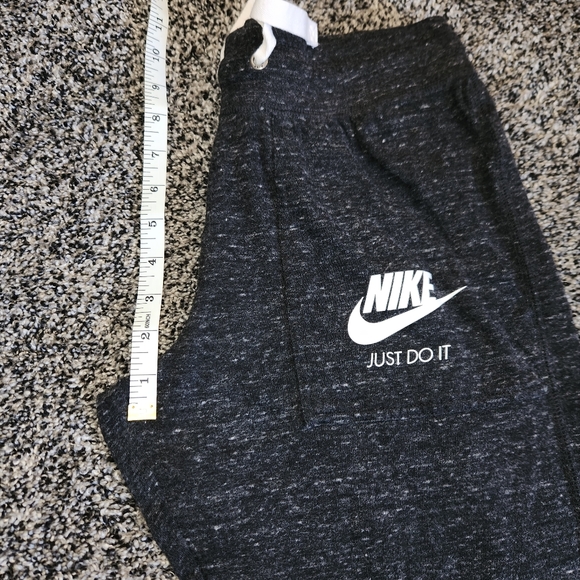 Nike capri jogger pants - Picture 3 of 9